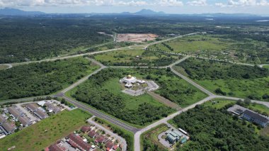 Pentagon Şekilli Cami ve Pentagon Çevreleyen Yollar