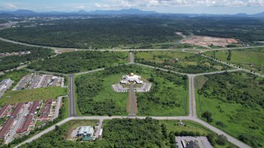 Pentagon Şekilli Cami ve Pentagon Çevreleyen Yollar