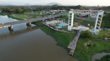 Kuching, Malezya - 6 Temmuz 2024: Batu Kawah Riverbank Parkı