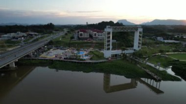 Kuching, Malezya - 6 Temmuz 2024: Batu Kawah Riverbank Parkı