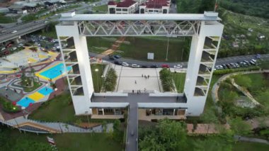 Kuching, Malezya - 6 Temmuz 2024: Batu Kawah Riverbank Parkı