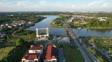 Kuching, Malezya - 6 Temmuz 2024: Batu Kawah Riverbank Parkı