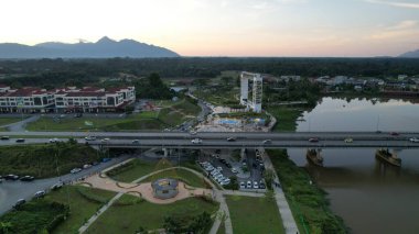 Kuching, Malezya - 6 Temmuz 2024: Batu Kawah Riverbank Parkı