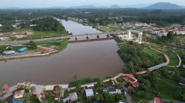 Kuching, Malezya - 6 Temmuz 2024: Batu Kawah Riverbank Parkı