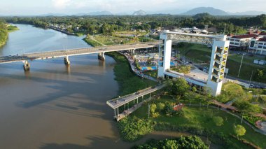 Kuching, Malezya - 6 Temmuz 2024: Batu Kawah Riverbank Parkı