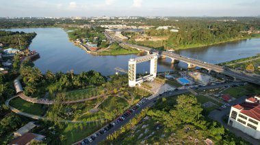 Kuching, Malezya - 6 Temmuz 2024: Batu Kawah Riverbank Parkı