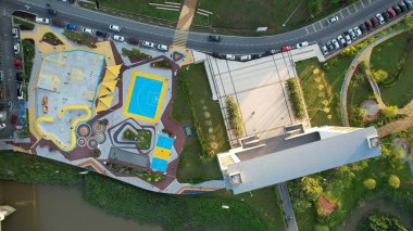 Kuching, Malezya - 6 Temmuz 2024: Batu Kawah Riverbank Parkı