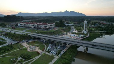 Kuching, Malezya - 6 Temmuz 2024: Batu Kawah Riverbank Parkı