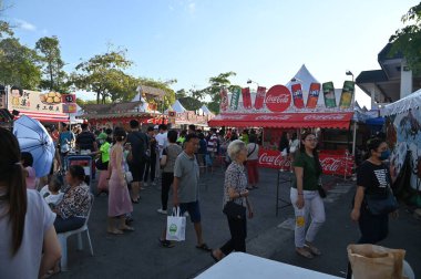 Kuching, Malezya - 3 Ağustos 2024: Yemek Festivali Sokak Fuarı