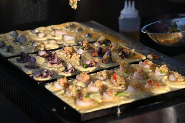 Kuching, Malezya - 3 Ağustos 2024: Yemek Festivali Sokak Fuarı