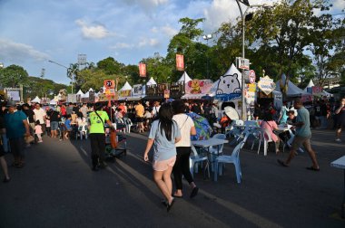 Kuching, Malezya - 3 Ağustos 2024: Yemek Festivali Sokak Fuarı