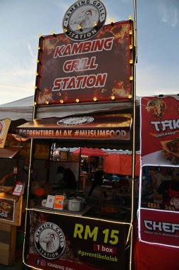 Kuching, Malezya - 3 Ağustos 2024: Yemek Festivali Sokak Fuarı