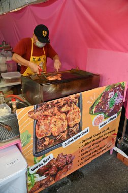 Kuching, Malezya - 3 Ağustos 2024: Yemek Festivali Sokak Fuarı