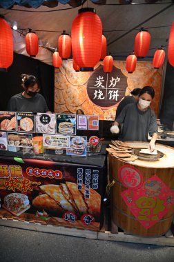 Kuching, Malezya - 3 Ağustos 2024: Yemek Festivali Sokak Fuarı