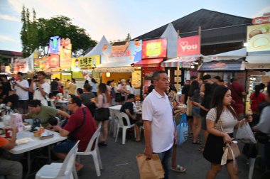 Kuching, Malezya - 3 Ağustos 2024: Yemek Festivali Sokak Fuarı