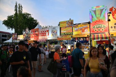 Kuching, Malezya - 3 Ağustos 2024: Yemek Festivali Sokak Fuarı