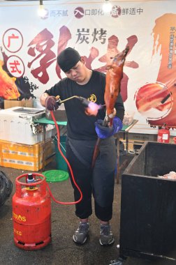 Kuching, Malezya - 3 Ağustos 2024: Yemek Festivali Sokak Fuarı