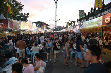 Kuching, Malezya - 3 Ağustos 2024: Yemek Festivali Sokak Fuarı