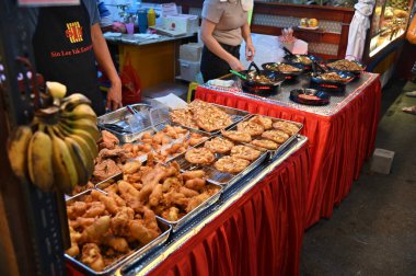 Kuching, Malezya - 3 Ağustos 2024: Yemek Festivali Sokak Fuarı