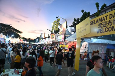 Kuching, Malezya - 3 Ağustos 2024: Yemek Festivali Sokak Fuarı