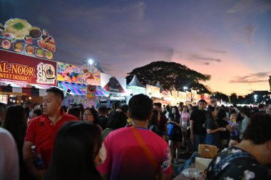 Kuching, Malezya - 3 Ağustos 2024: Yemek Festivali Sokak Fuarı