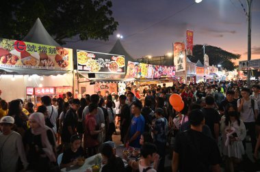 Kuching, Malezya - 3 Ağustos 2024: Yemek Festivali Sokak Fuarı