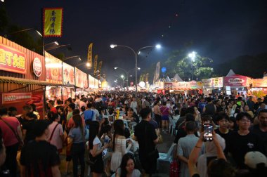 Kuching, Malezya - 3 Ağustos 2024: Yemek Festivali Sokak Fuarı