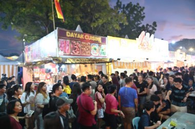 Kuching, Malezya - 3 Ağustos 2024: Yemek Festivali Sokak Fuarı