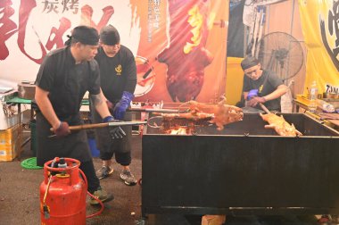 Kuching, Malezya - 3 Ağustos 2024: Yemek Festivali Sokak Fuarı