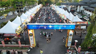 Kuching, Malezya - 8 Ağustos 2024: Kuching Festivali Yemek Fuarı Hava Görüntüsü