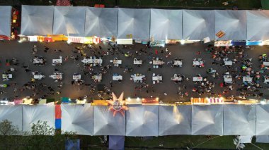 Kuching, Malezya - 8 Ağustos 2024: Kuching Festivali Yemek Fuarı Hava Görüntüsü