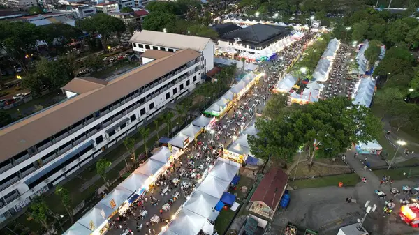 Kuching, Malezya - 8 Ağustos 2024: Kuching Festivali Yemek Fuarı Hava Görüntüsü