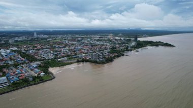 Bintulu, Malezya - 23 Kasım 2024: Bintulu 'nun Tanjung Batu Plajı