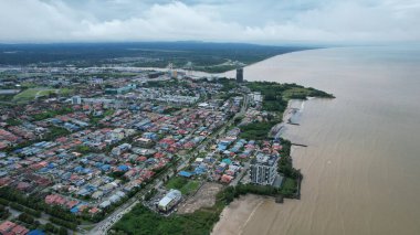 Bintulu, Malezya - 23 Kasım 2024: Bintulu 'nun Tanjung Batu Plajı