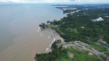 Bintulu, Malezya - 23 Kasım 2024: Bintulu 'nun Tanjung Batu Plajı