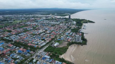 Bintulu, Malezya - 23 Kasım 2024: Bintulu 'nun Tanjung Batu Plajı