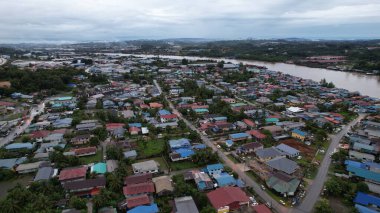 Bintulu, Malezya - 23 Kasım 2024 Eski Havaalanı ve Eski Bintulu Kasabası