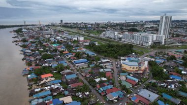 Bintulu, Malezya - 23 Kasım 2024 Eski Havaalanı ve Eski Bintulu Kasabası