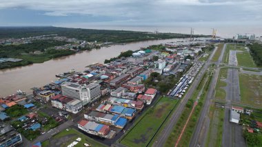 Bintulu, Malezya - 23 Kasım 2024 Eski Havaalanı ve Eski Bintulu Kasabası