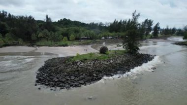 Bintulu, Malezya - 23 Kasım 2024: Bintulu 'nun Tanjung Batu Plajı