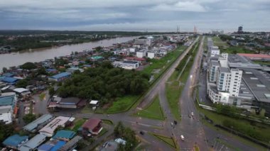 Bintulu, Malezya - 23 Kasım 2024 Eski Havaalanı ve Eski Bintulu Kasabası