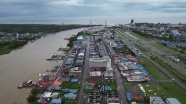 Bintulu, Malezya - 23 Kasım 2024 Eski Havaalanı ve Eski Bintulu Kasabası