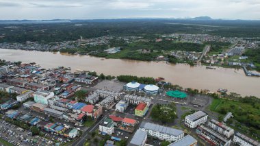 Bintulu, Malezya - 23 Kasım 2024 Eski Havaalanı ve Eski Bintulu Kasabası