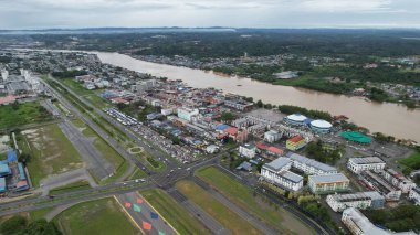 Bintulu, Malezya - 23 Kasım 2024 Eski Havaalanı ve Eski Bintulu Kasabası