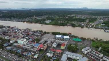 Bintulu, Malezya - 23 Kasım 2024 Eski Havaalanı ve Eski Bintulu Kasabası