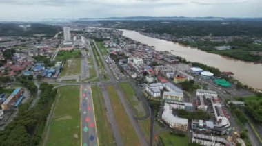 Bintulu, Malezya - 23 Kasım 2024 Eski Havaalanı ve Eski Bintulu Kasabası