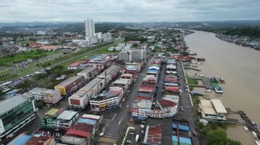 Bintulu, Malezya - 23 Kasım 2024 Eski Havaalanı ve Eski Bintulu Kasabası