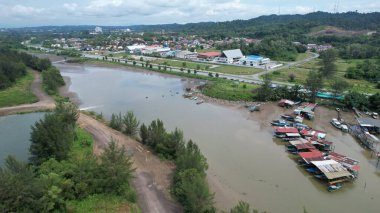 Bintulu, Malezya - 23 Kasım 2024: Bintulu 'nun Tanjung Batu Plajı