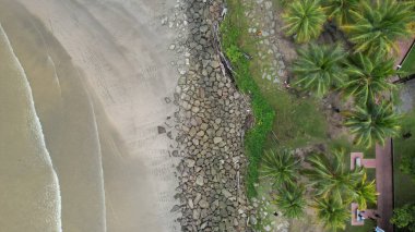 Bintulu, Malezya - 23 Kasım 2024: Bintulu 'nun Tanjung Batu Plajı