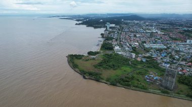 Bintulu, Malezya - 23 Kasım 2024: Bintulu 'nun Tanjung Batu Plajı